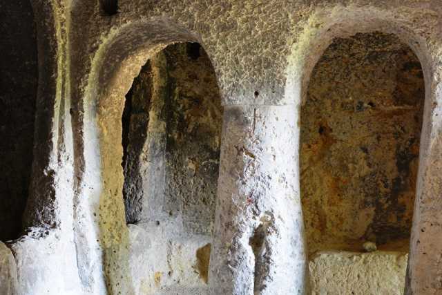 Bari, Santa Candida: la pi� grande basilica rupestre della Puglia continua a giacere nel degrado